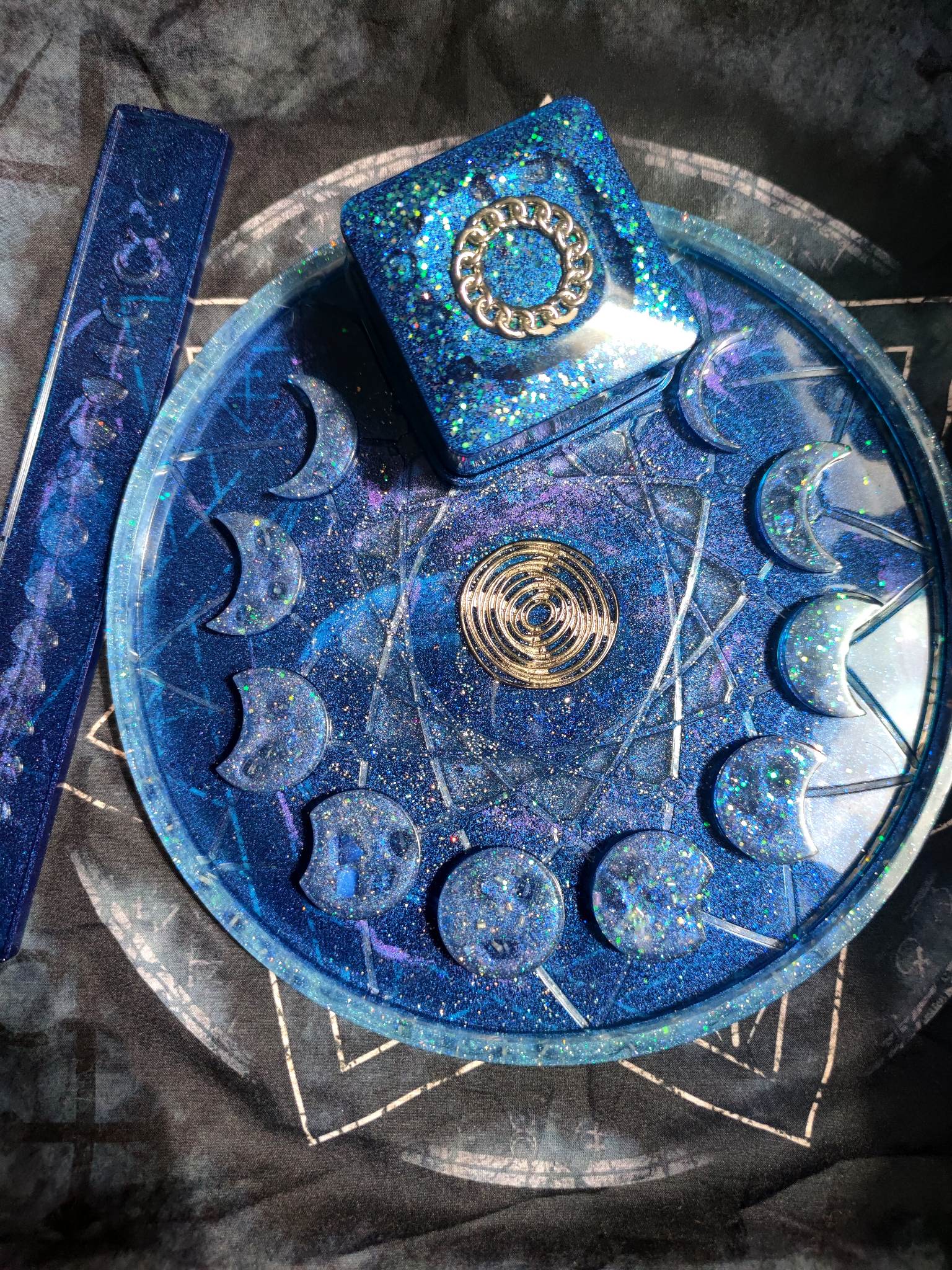 Boîte magique en orgonite pour ranger pierres semi-précieuses, runes et bijoux - Moon Magic