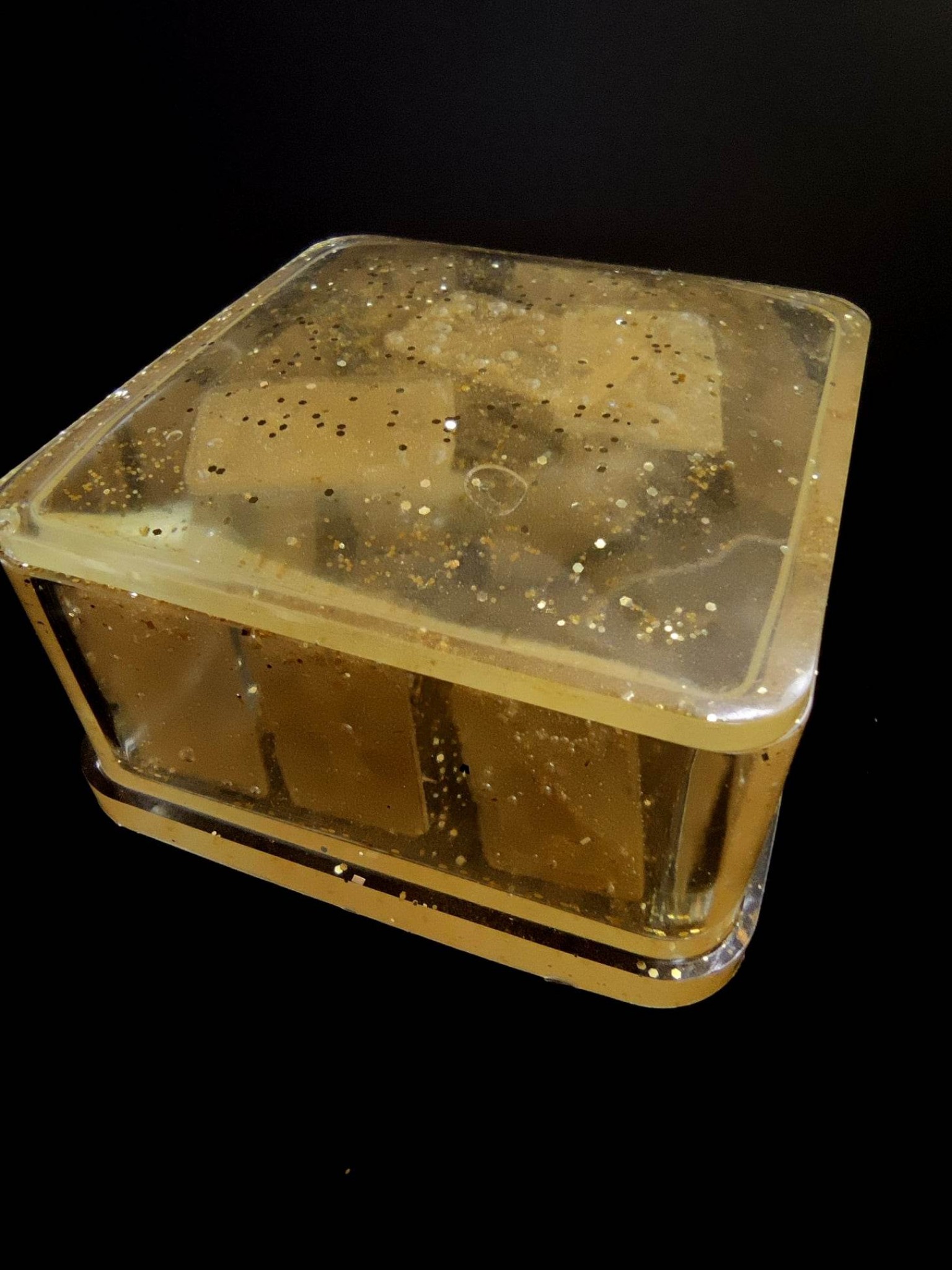 Boîte magique en orgonite avec mini cartes de tarot intégrées pour ranger les pierres divinatoires - Intuition