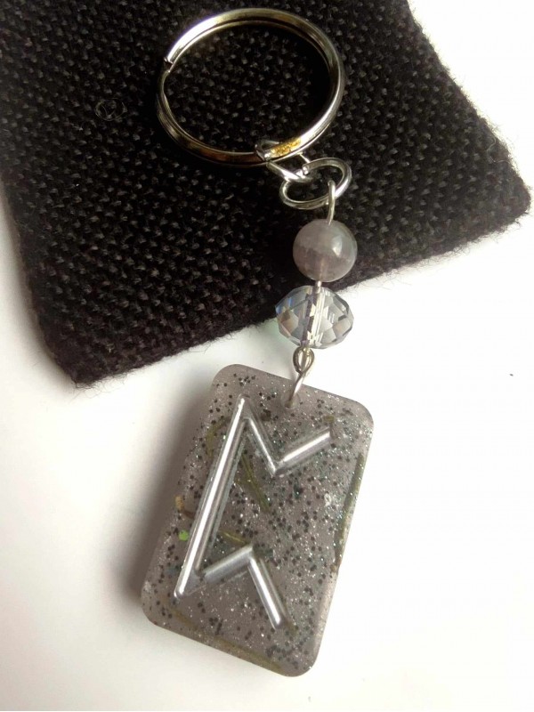 Keychain amulet with norse rune Perthro according to birth date 13th-28th of January