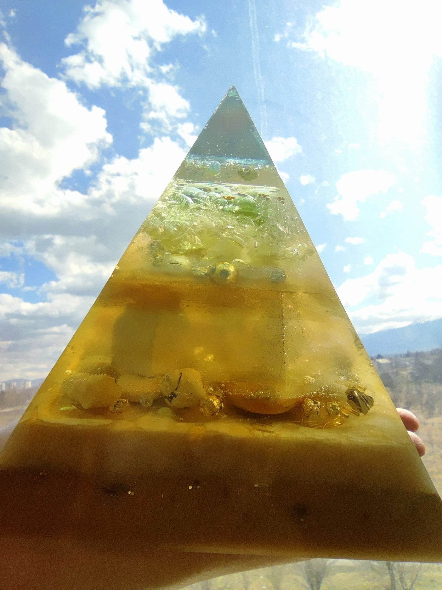 Magiczna piramida z orgonitu do przyciągania pieniędzy i szczęścia - "Air Magic" - XXXXL