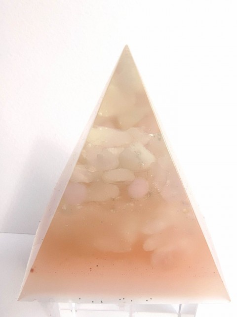 Φενγκ Σούι οργόνη πυραμίδα με ροζ χαλαζία για ισορροπία και ευημερία στο σπίτι - Crystal Magic