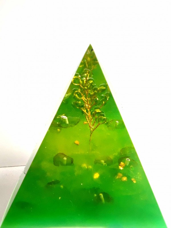 Piramida orgonu z mołdawitem i oliwinem - "Drzewo przemiany i bogactwa" - XL