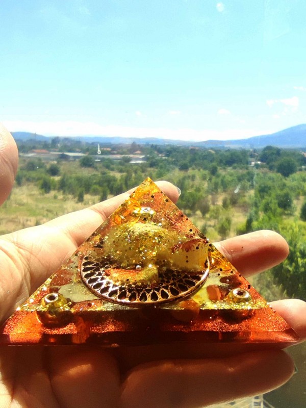 Three-sided orgone pyramid with feng shui turtle for luck and health in the home - XXL