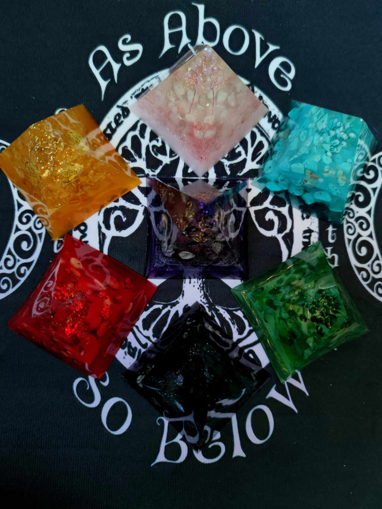 Luxurious orgone pyramid set - Seven blessings