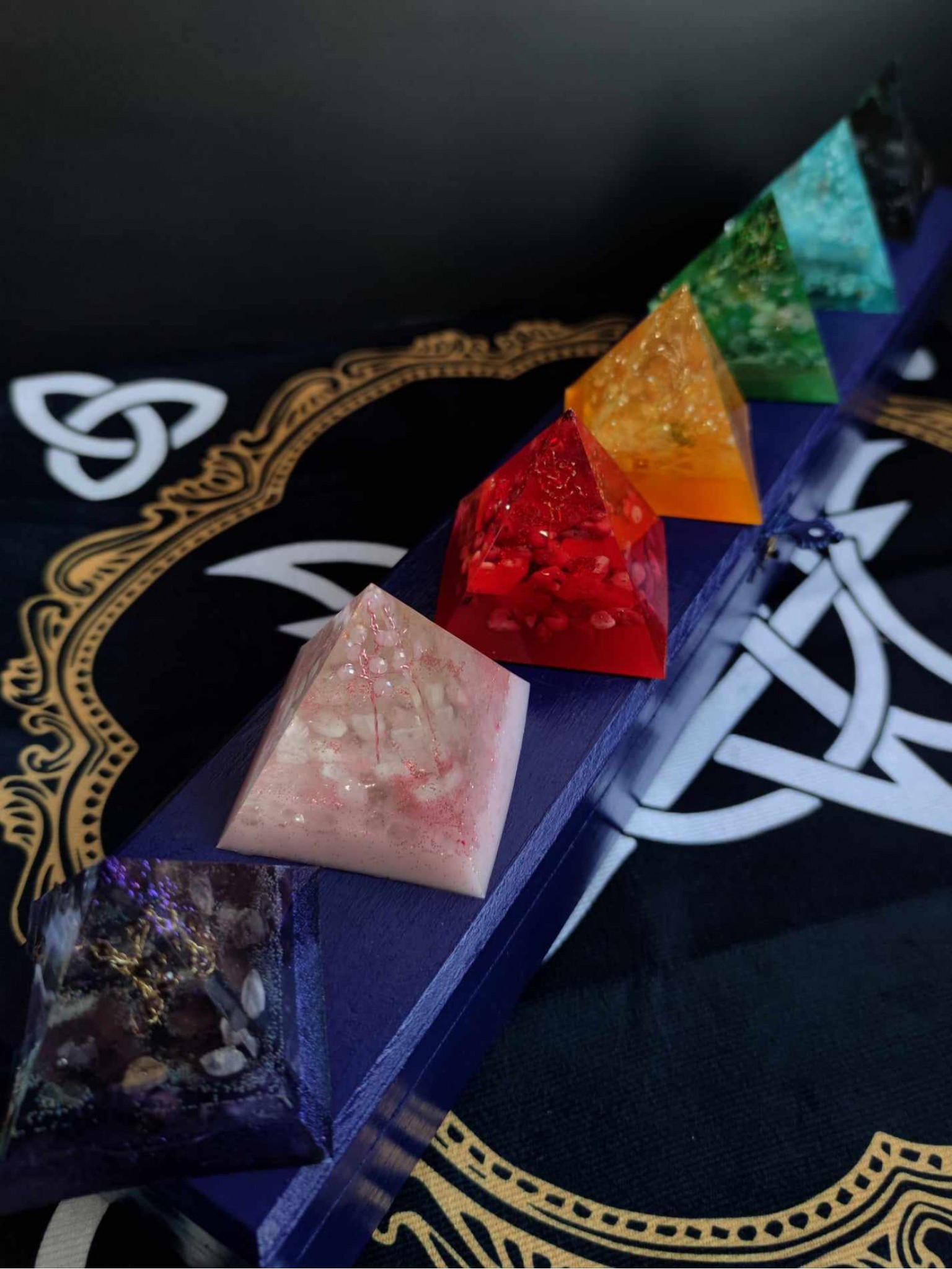 Luxurious orgone pyramid set - Seven blessings