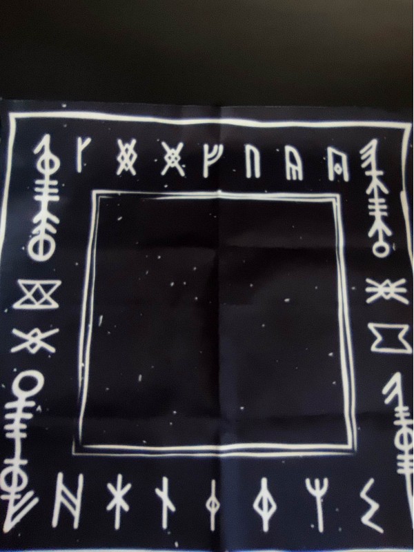 Altar cloth - Divination pad Futhark
