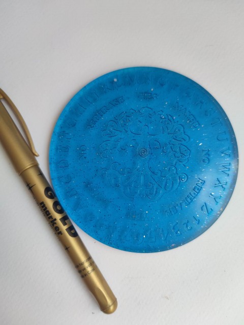 Tablero de adivinación de péndulo hecho a mano en color turquesa - "Diosa Madre"