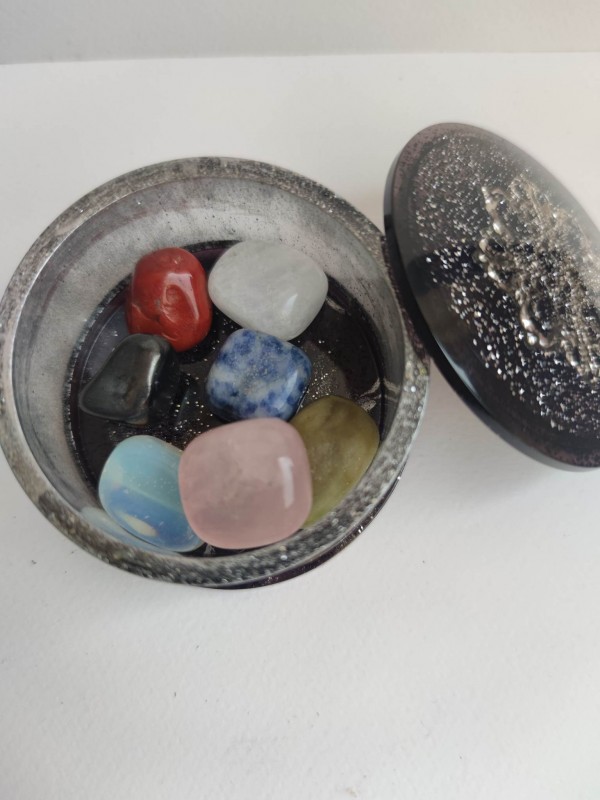 Easy divination with semi-precious stones - yes or no divination oracle- set by Azara Rose