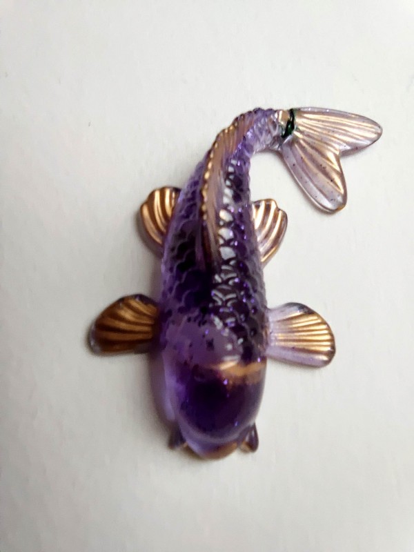 Feng shui talisman for attracting luck and abundance in the home - Koi fish with Amethyst