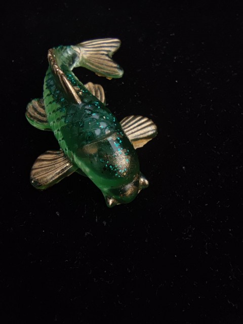 Feng shui talisman för att locka pengar i hemmet - Koi fisk med Jade