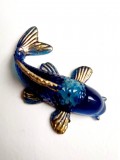 Talizman Feng Shui dla przyciągania harmonii i pozytywnej energii - ryba Koi z Lapis Lazuli