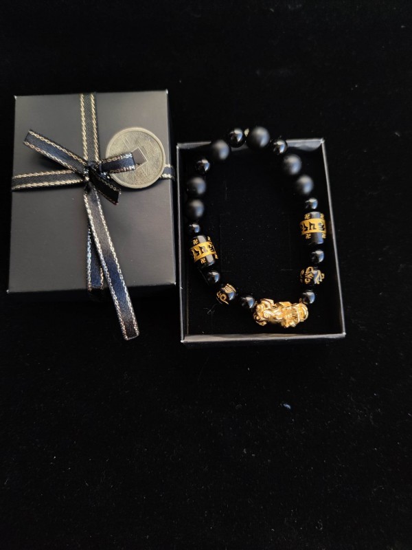 Men's bracelet for attracting wealth and luck with Pi Xiu, onyx, and obsidian