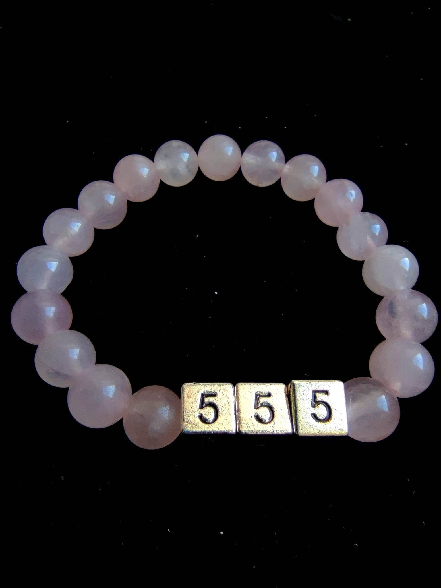 Bracelet avec numéro d'ange 555 avec quartz rose pour attirer l'amour et l'âme sœur