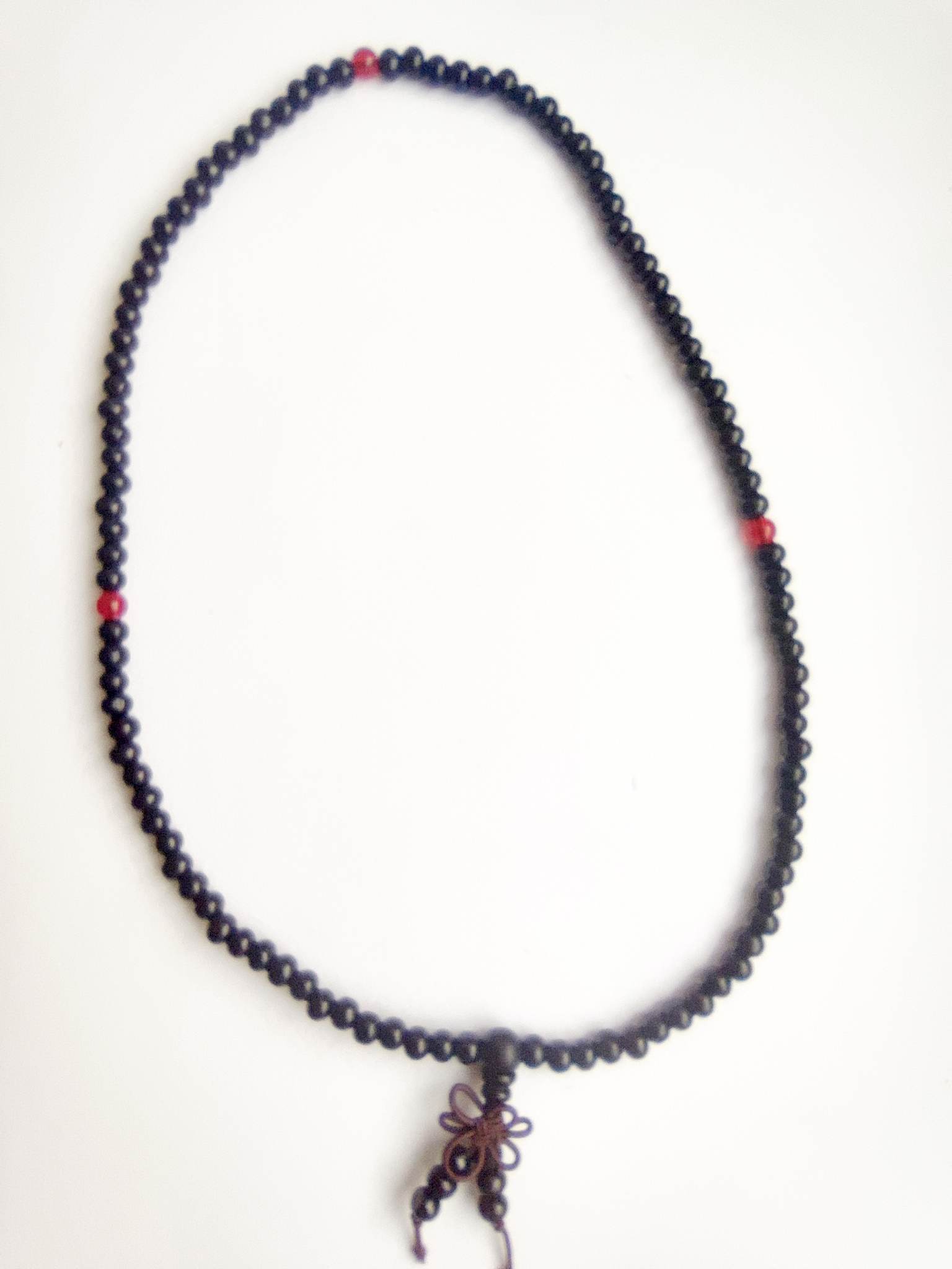 Pulseira mala budista para meditação e relaxamento - preto e vermelho