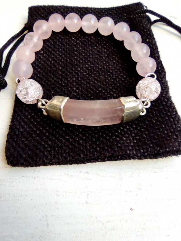 Armband talisman om liefde aan te trekken met rozenkwarts en kristallen