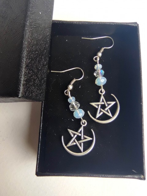 Zauberhafte Ohrringe mit Pentagrammen und Opalit – „Moon Magic“