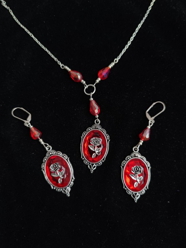 Gothic jewelry set of necklace and earrings with crystals - Red Rose