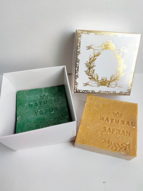 Natural spa soaps set - for magical rituals for abundance and relaxation with saffron and seaweed